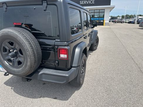 Used 2023 Jeep Wrangler Unlimited Sport AWD/4WD image 2