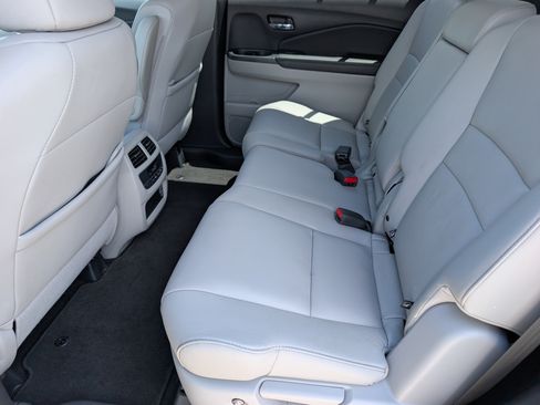 Used 2021 Honda Pilot EX-L image 11