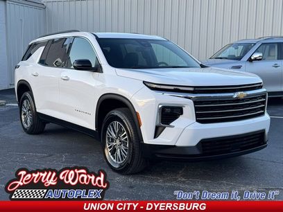 Used 2025 Chevrolet Traverse LT