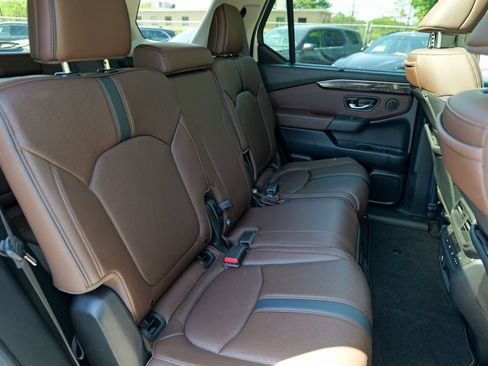 Used 2025 Honda Pilot Elite image 34