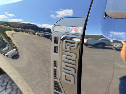 Used 2025 Ford F250 XL w/ STX Appearance Package AWD/4WD image 9