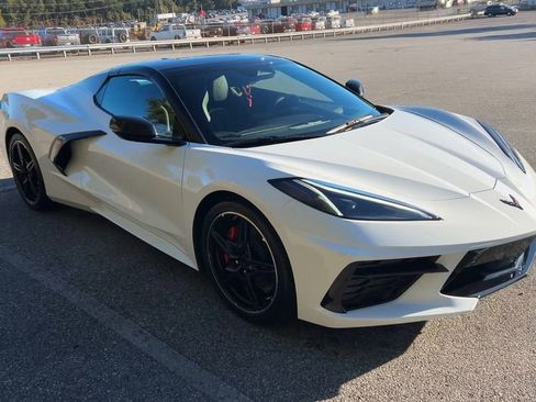 Used 2024 Chevrolet Corvette Stingray w/ Stealth Interior Trim Package image 14