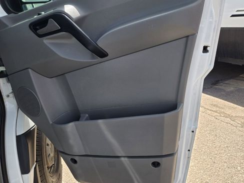 Used 2017 Mercedes-Benz Sprinter 2500 image 19