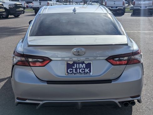 Used 2024 Toyota Camry SE image 3