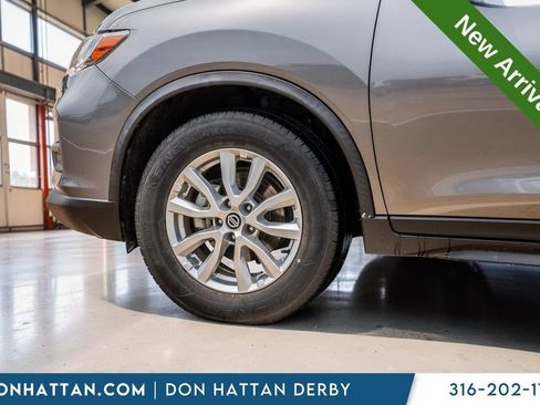 Used 2020 Nissan Rogue SV FWD image 37