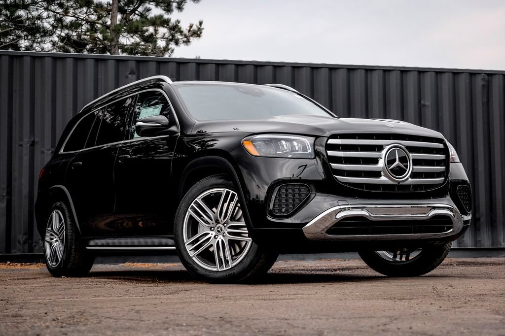 Used 2026 Mercedes-Benz GLS 450 4MATIC image 1