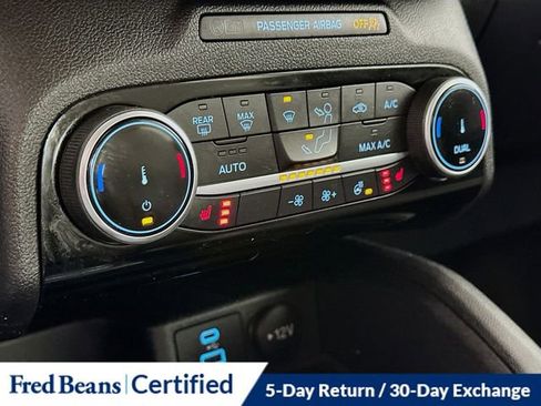 Used 2022 Ford Escape SE w/ SE Sport Appearance Package AWD/4WD image 17
