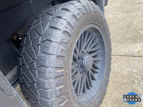 Used 2025 GMC Sierra 2500 AT4X image 10