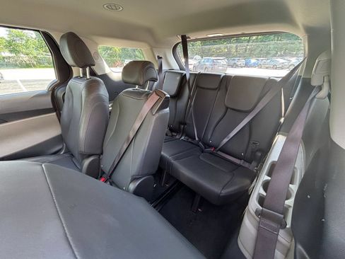 Used 2026 Kia Carnival FWD image 30