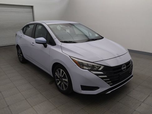 Used 2025 Nissan Versa SV FWD image 13