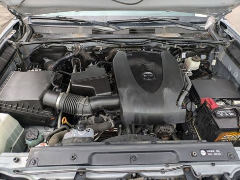 Used 2018 Toyota Tacoma TRD Sport w/ Technology Package image 35