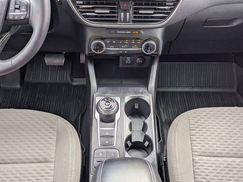 Used 2022 Ford Escape SE w/ SE Sport Appearance Package image 19