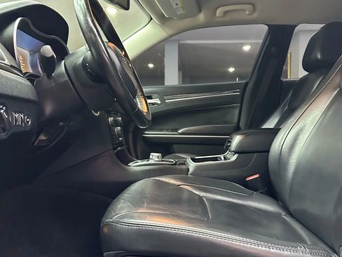 Used 2016 Chrysler 300 Limited image 10