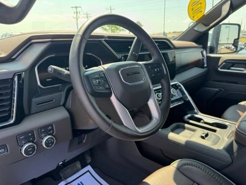 Used 2026 GMC Sierra 3500 Denali AWD/4WD image 16