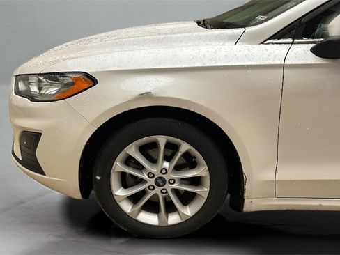 Used 2020 Ford Fusion SE image 9