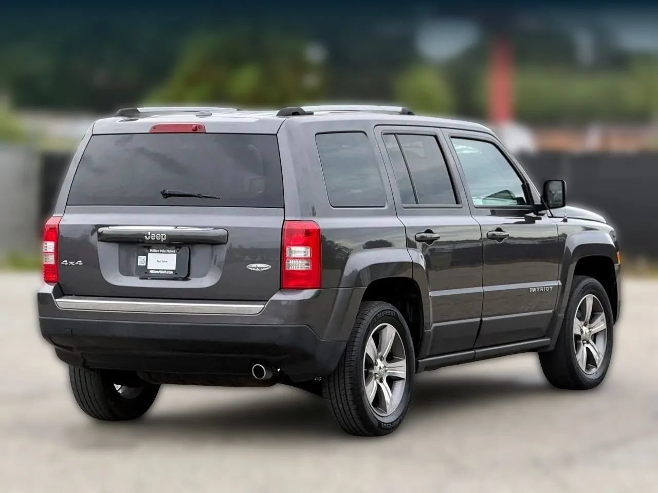 Used 2017 Jeep Patriot High Altitude AWD/4WD image 9