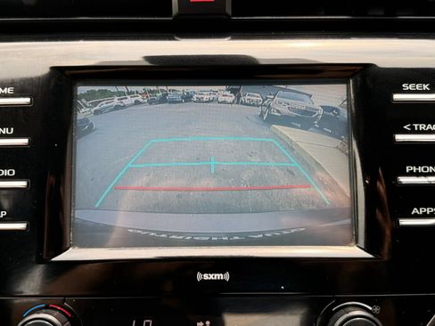 Used 2020 Toyota Camry SE FWD image 16