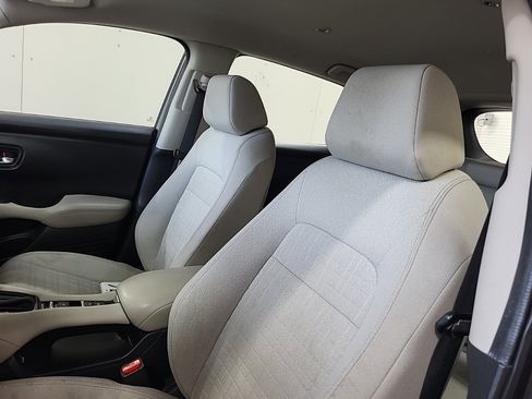 Used 2023 Honda HR-V LX image 8