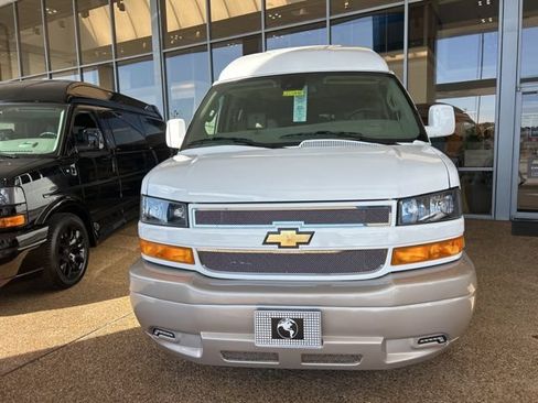 New 2026 Chevrolet Express 2500 w/ Driver Convenience Package RWD image 8