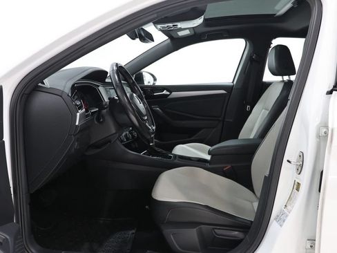 Used 2019 Volkswagen Jetta R-Line w/ R-Line Cold Weather Package FWD image 18