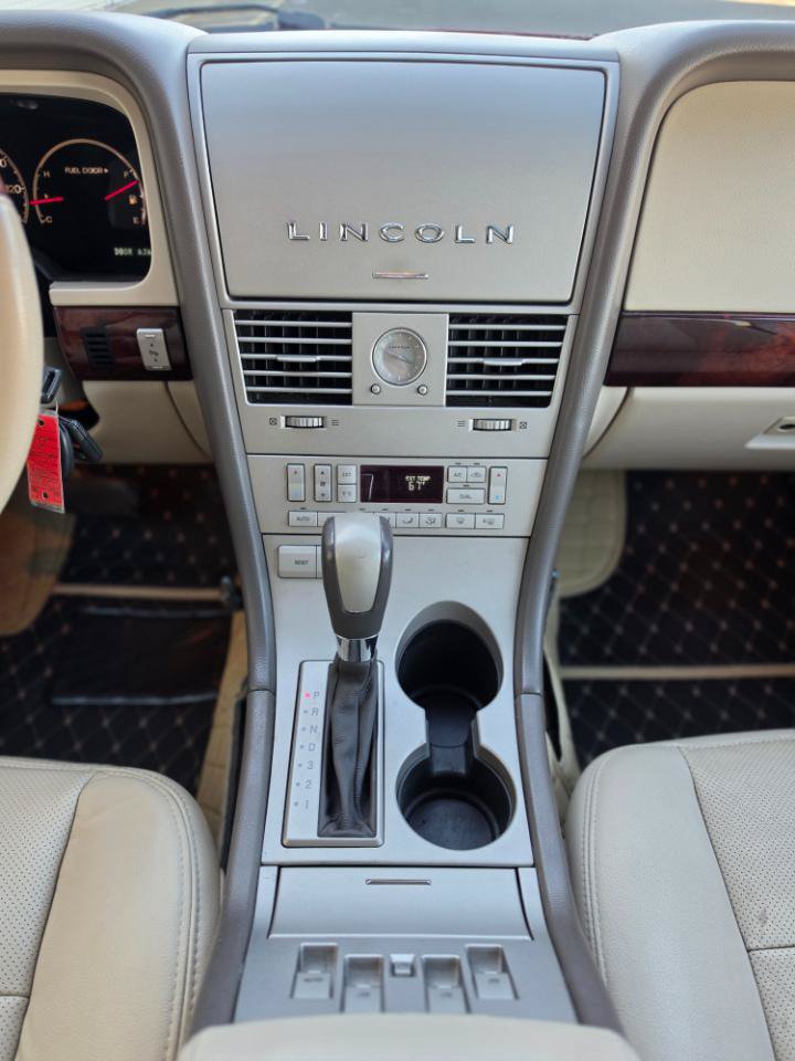 Used 2004 Lincoln Aviator AWD image 20