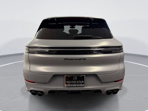 Used 2025 Porsche Cayenne GTS AWD/4WD image 5