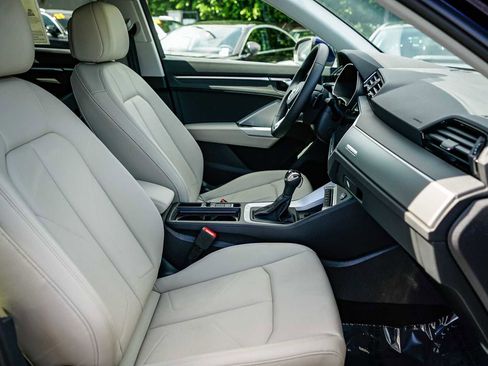 Used 2025 Audi Q3 2.0T Premium w/ Convenience Package image 16