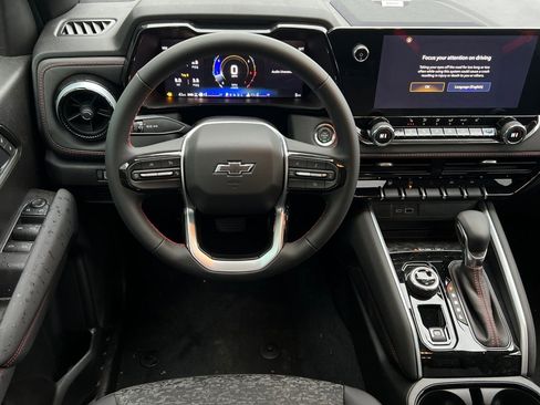 New 2025 Chevrolet Colorado Z71 w/ Midnight Edition image 16