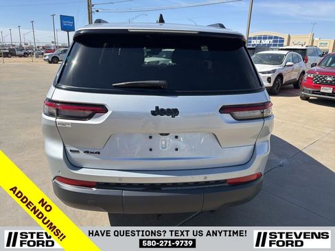 Used 2023 Jeep Grand Cherokee L Laredo image 10
