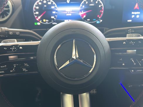 Used 2025 Mercedes-Benz GLA 250 image 35