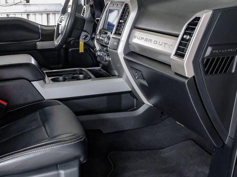 Used 2021 Ford F350 Lariat w/ Chrome Package image 13