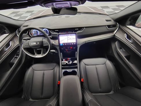 New 2025 Jeep Grand Cherokee L Limited image 2