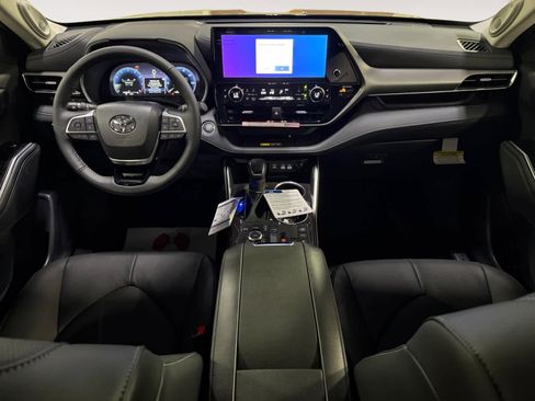New 2026 Toyota Highlander Limited AWD/4WD image 13