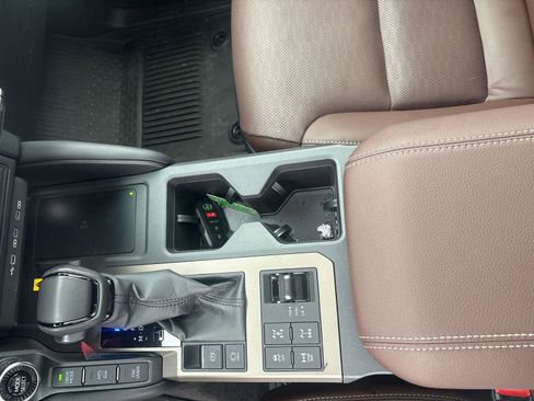 Used 2025 Toyota Land Cruiser image 27