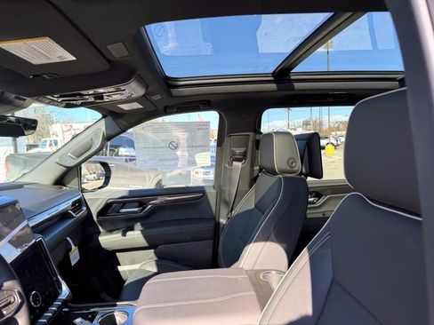 New 2026 GMC Yukon XL Elevation w/ Elevation Premium Package image 17