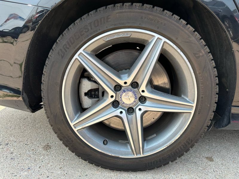 Used 2017 Mercedes-Benz E 400 4MATIC Wagon image 9