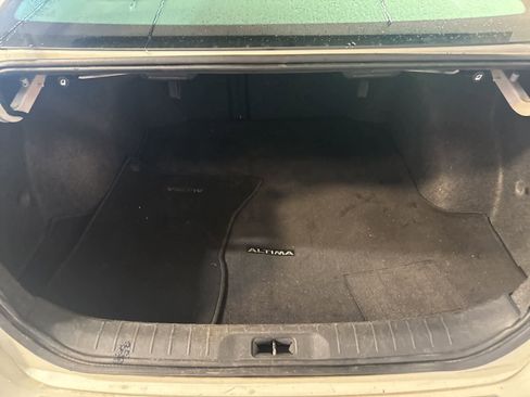 Used 2022 Nissan Altima 2.5 SV w/ SV Premium Package image 16