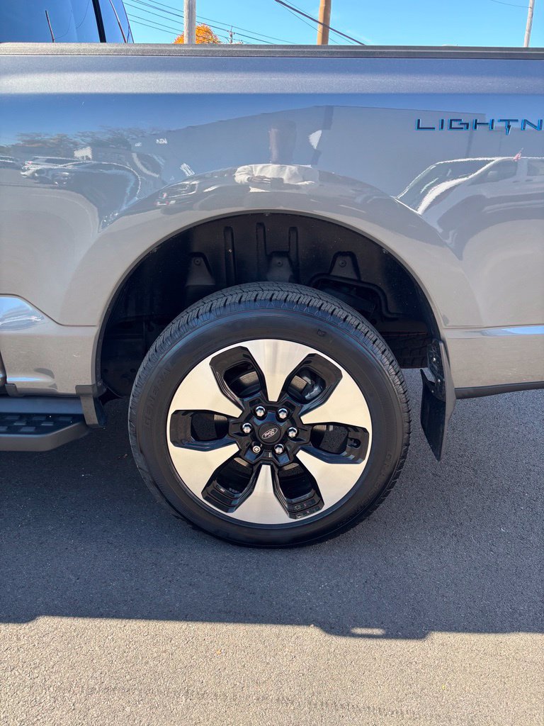 Used 2024 Ford F150 Lightning Platinum AWD/4WD image 6