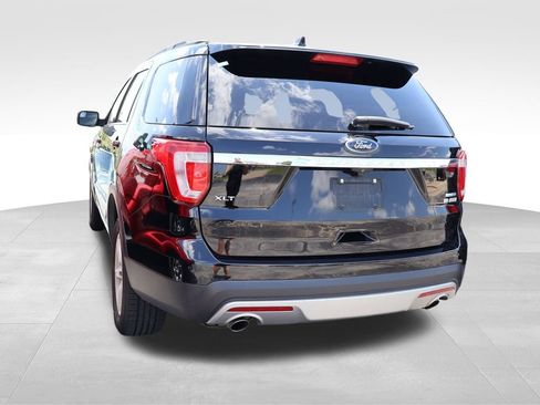 Used 2016 Ford Explorer XLT w/ Equipment Group 202A AWD/4WD image 22