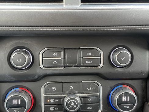 Used 2023 Chevrolet Suburban LS image 41