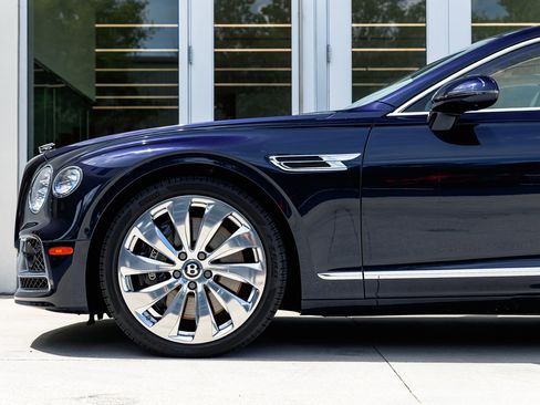 Certified 2024 Bentley Flying Spur V8 image 22