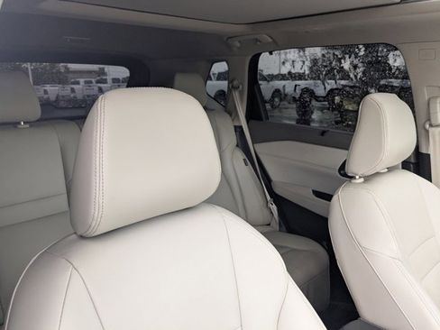 Used 2024 Nissan Rogue SL w/ SL Premium Package image 20