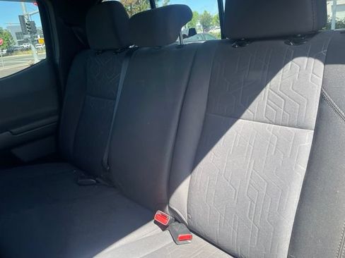 Used 2017 Toyota Tacoma TRD Sport w/ Tow Package RWD image 9