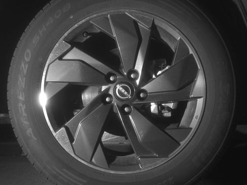 Used 2025 Nissan Rogue SV image 13