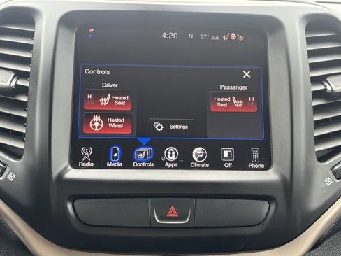 Used 2016 Jeep Cherokee Latitude w/ Cold Weather Group image 24