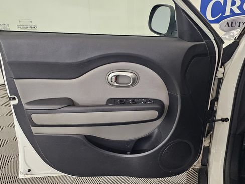 Used 2016 Kia Soul + FWD image 2