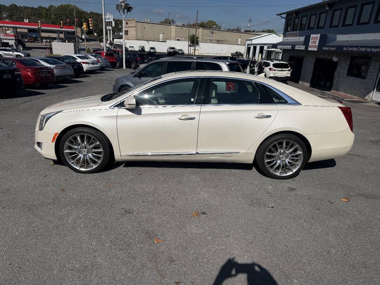 Used 2013 Cadillac XTS Platinum FWD image 1