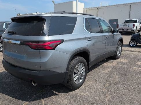 Used 2023 Chevrolet Traverse LT AWD/4WD image 2