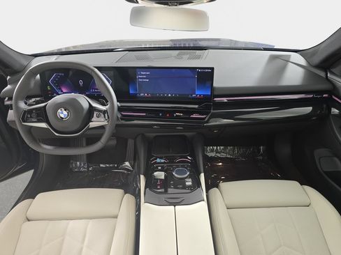 Certified 2026 BMW 530i xDrive w/ Convenience Package AWD/4WD image 12