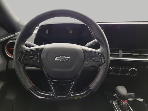 Used 2025 Chevrolet Trax RS w/ Sunroof Package image 5